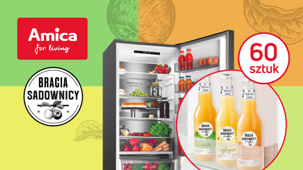 Otwarta lodówka marki Amica wypełniona różnorodnymi produktami spożywczymi, takimi jak owoce, warzywa i napoje. Obok lodówki widnieje okrągła grafika z trzema butelkami soku marki Bracia Sadownicy oraz napis 60 sztuk.